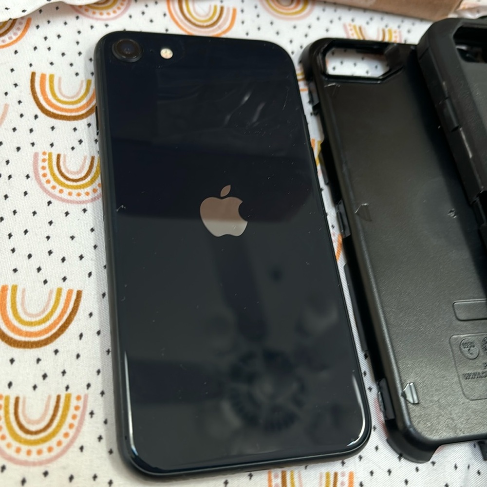 iPhone 7 *Tmobile* and Otter Box